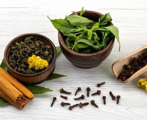 Natural & Herbal Ingredients